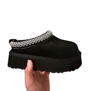 UGG Black Platform Sole Shoes Size 5 Womens